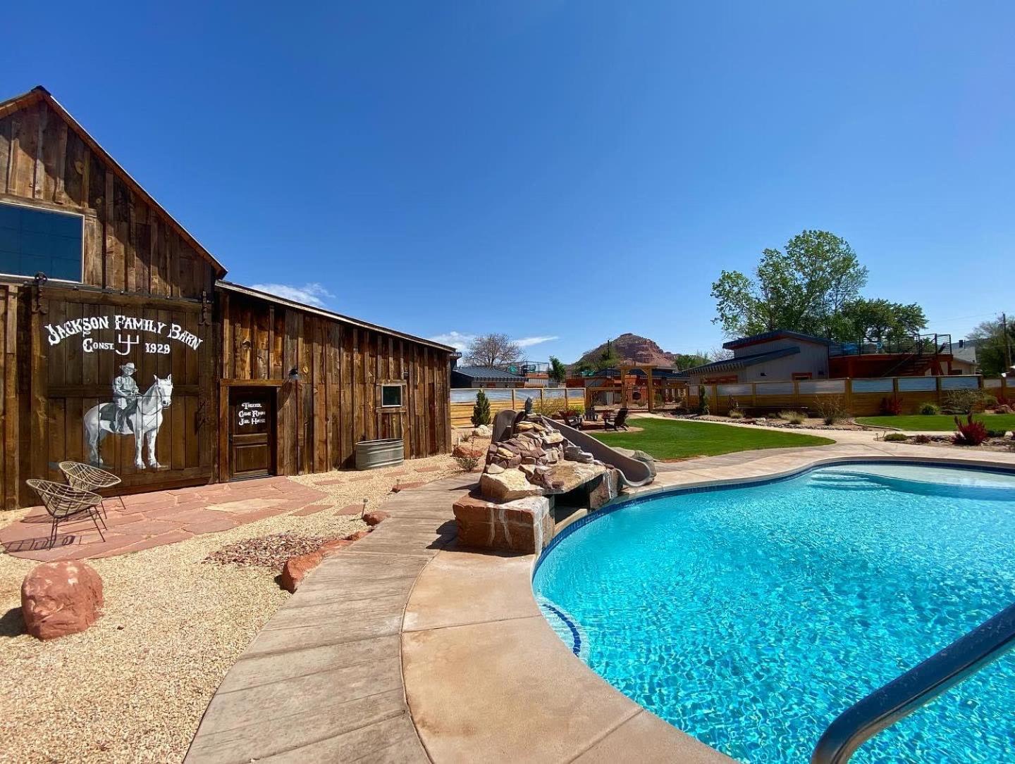 Timber & Tin G 2Bed 2Bath W Pool & Rooftop Deck Кейнаб Екстериор снимка