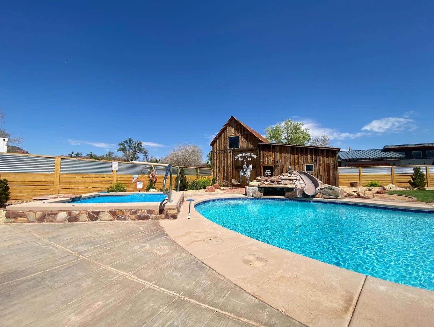 Timber & Tin G 2Bed 2Bath W Pool & Rooftop Deck Кейнаб Екстериор снимка